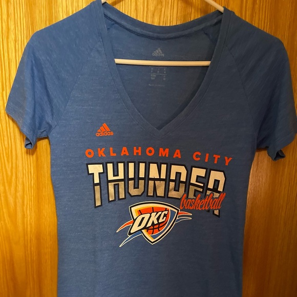 Adidas Oklahoma City Thunder, V-Neck Tee, Sz XS - Picture 1 of 5